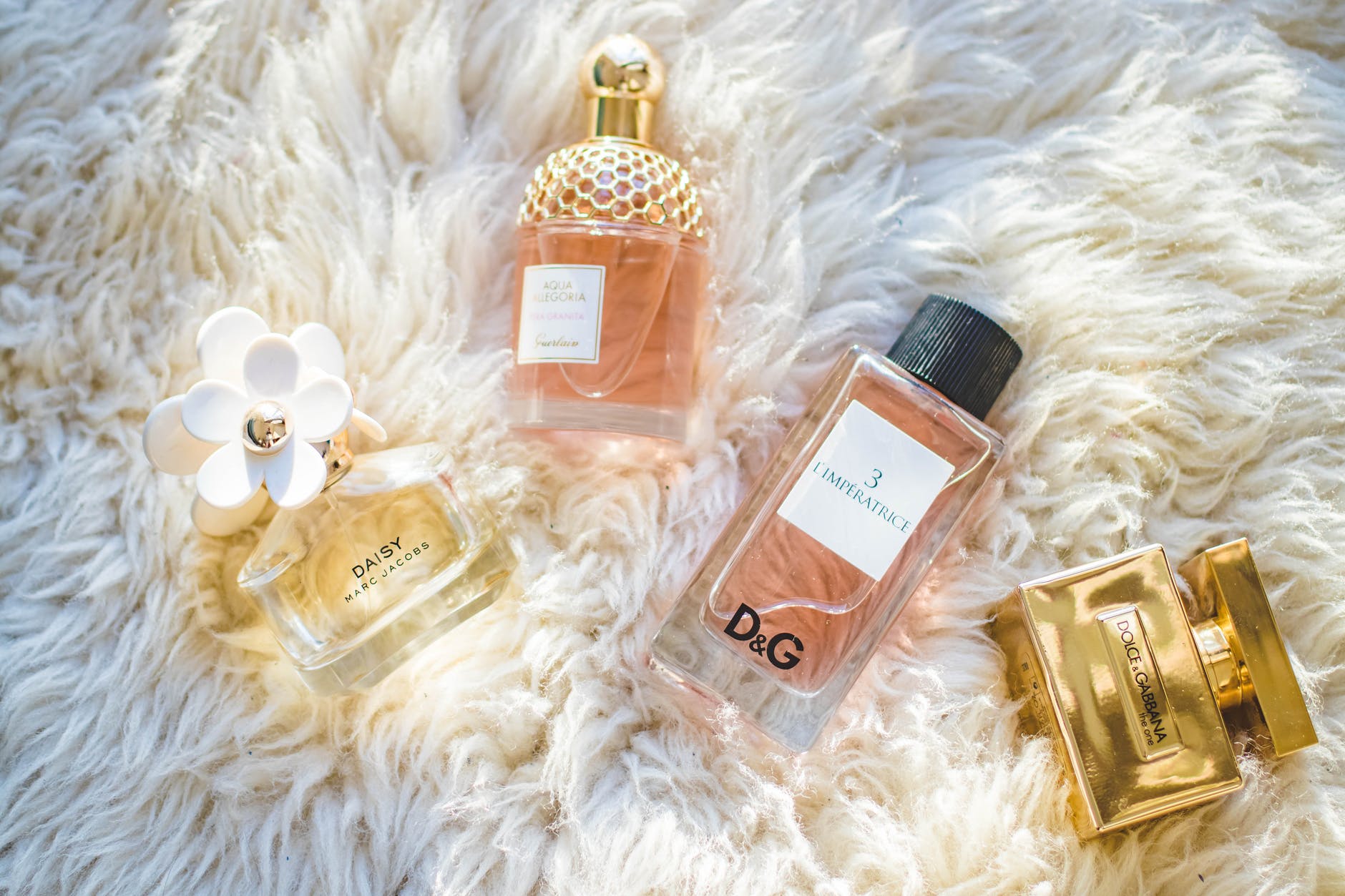 Ikuti 7 Tips Ini untuk Jual Parfum Lokal secara Online!