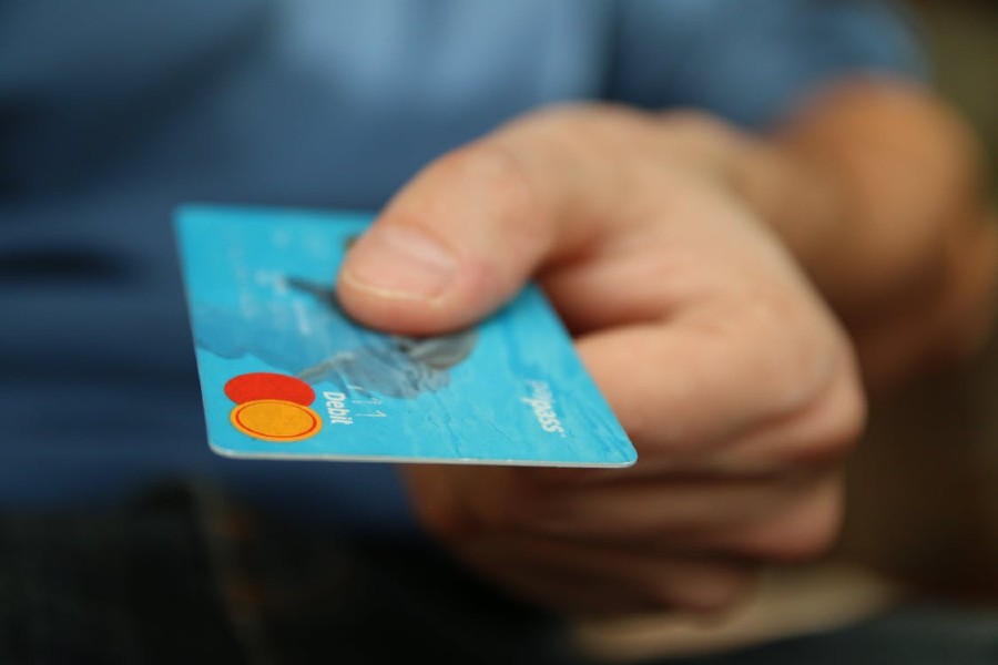 Cara Menggunakan Kartu Debit untuk Belanja Online